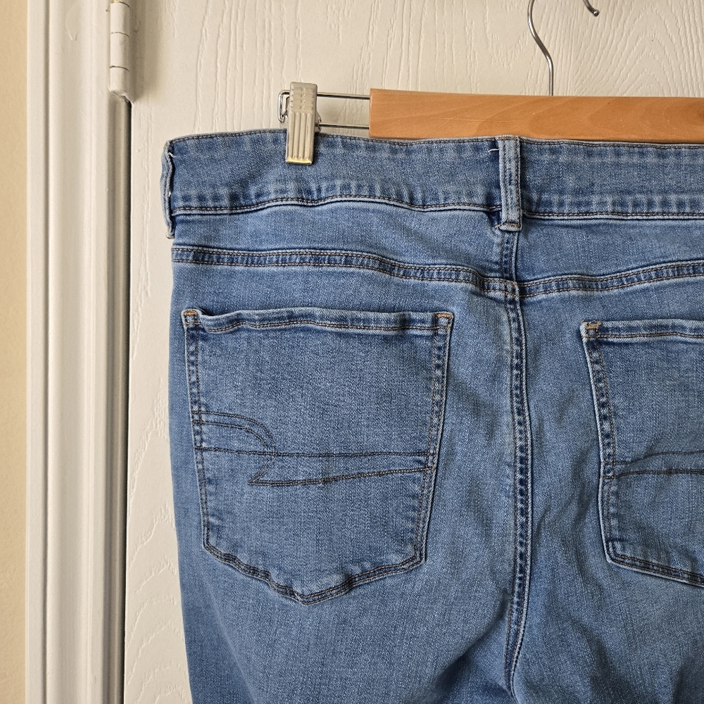 American Eagle Hi-Rise Artist Flare Jeans - Picture 6 of 13
